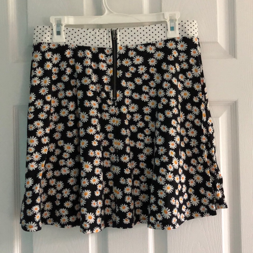 Daisy Skirt - Picture 2 of 2